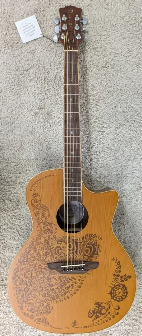 Luna HEN O2 CDR Henna Oasis Cedar Acoustic Guitar With Satin Finish