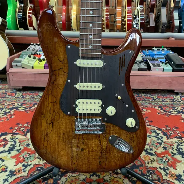 Электрогитара U-One by Magneto US-15 Stratocaster HSS Spalted Maple Brown Sunburst