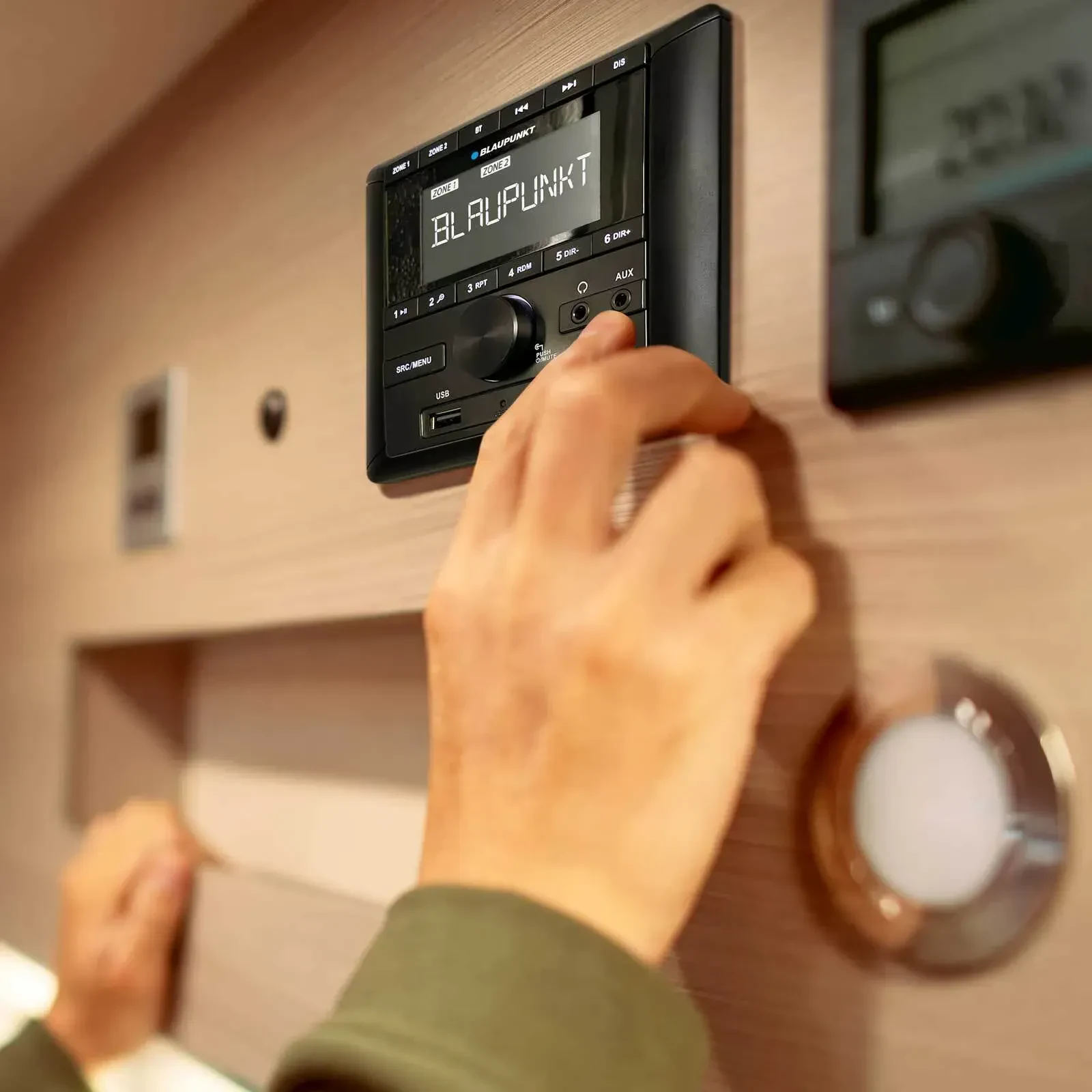 Изображение №9