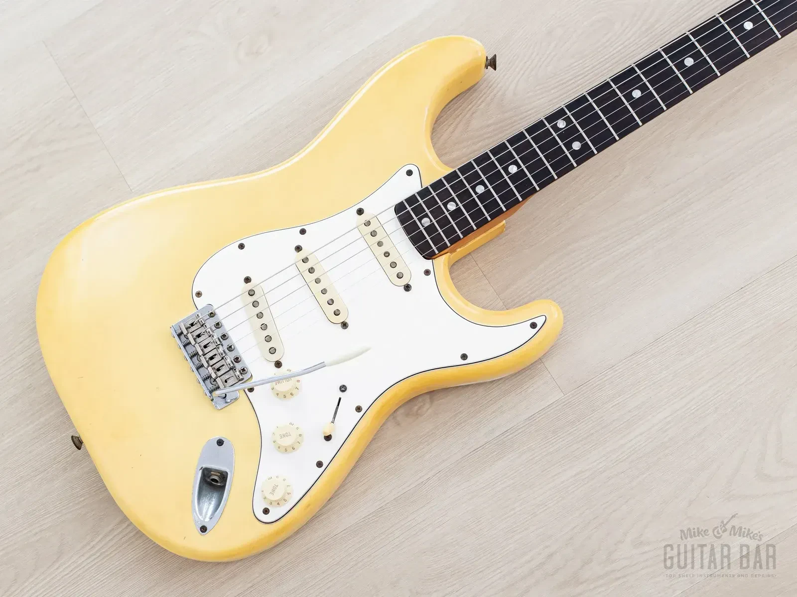 1979 Fender Stratocaster Vintage Guitar, Ash w/ Rosewood Board & Case