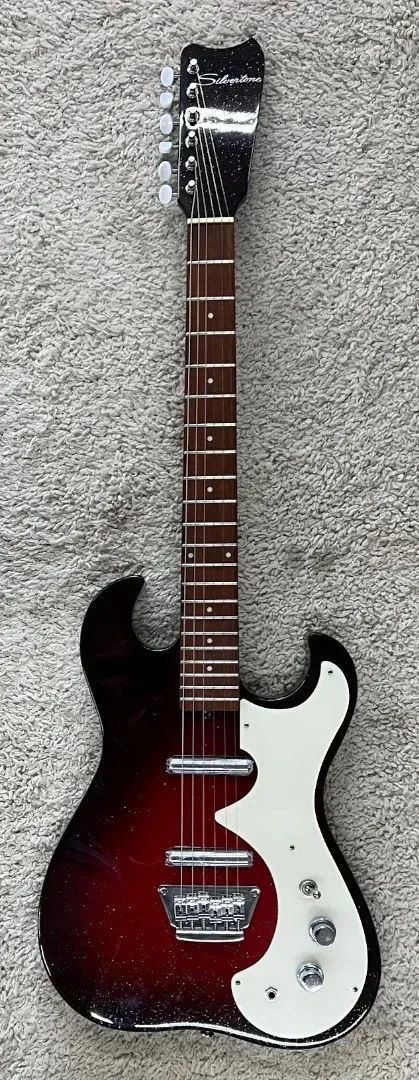 Silvertone 1478 Solidbody Electric Guitar Red Sunburst with Bigsby - Sample