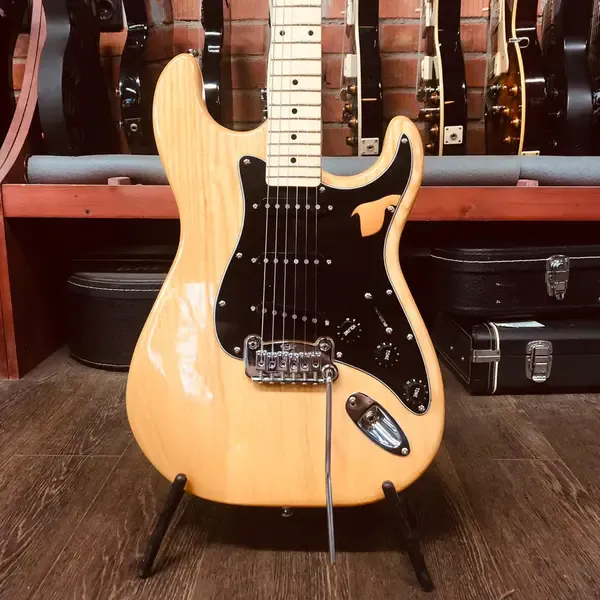 Электрогитара G&L Tribute Legacy Stratocaster SSS Natural Indonesia 2021