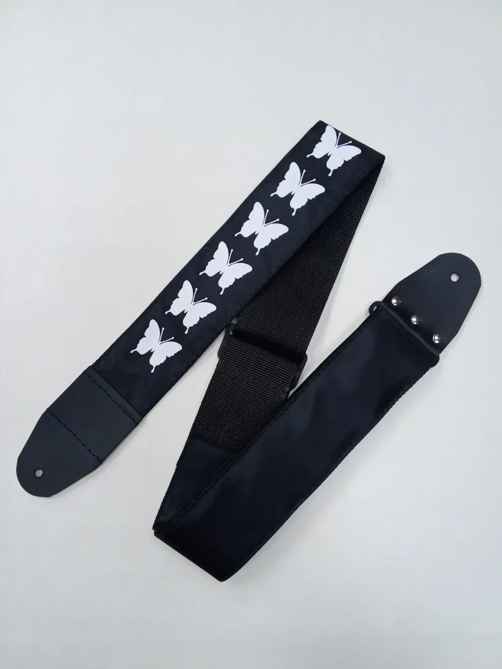 MZ-RGE-7-1ApButterflyBk Ремень для гитары, черный, аппликация Бабочка, MEZZO