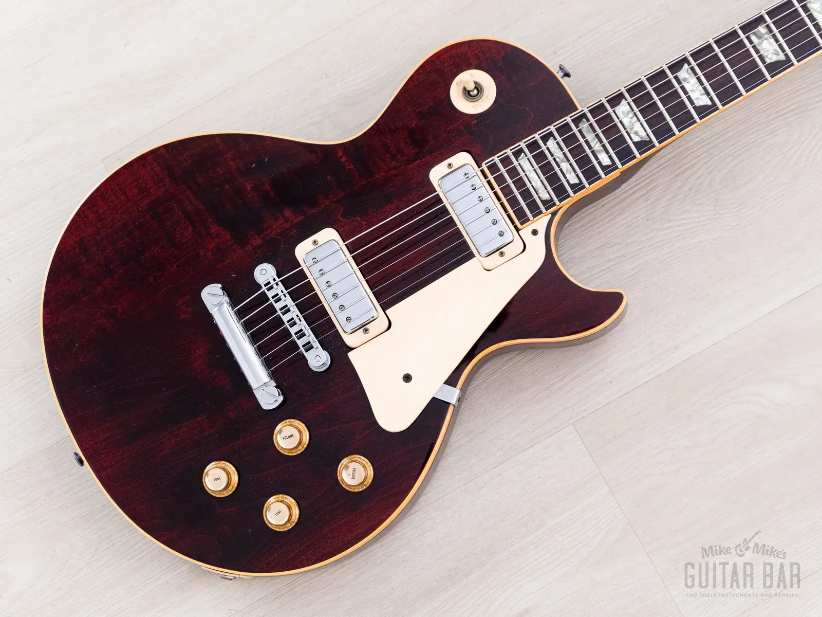 1975 Gibson Les Paul Deluxe Vintage Guitar Wine Red, Figured Top w/ Case