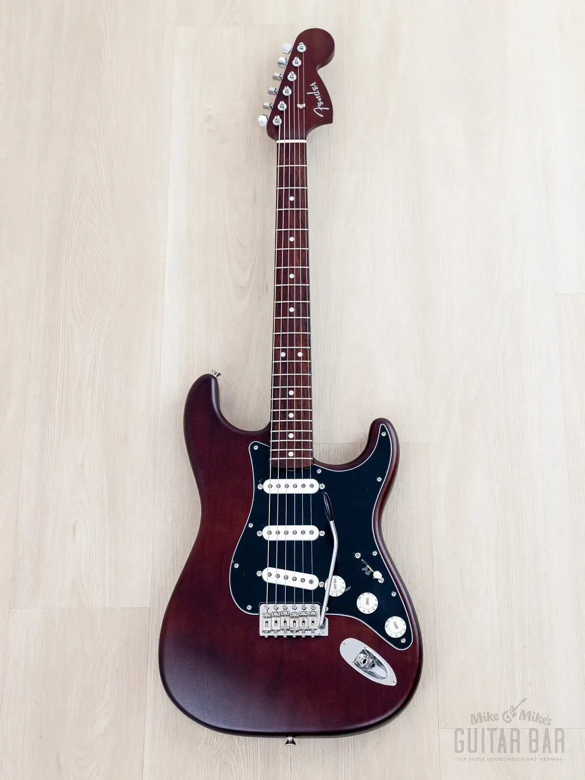 Электрогитара Fender Traditional II Late 60s Stratocaster FSR SSS Satin Walnut w/gigbag Japan 2023