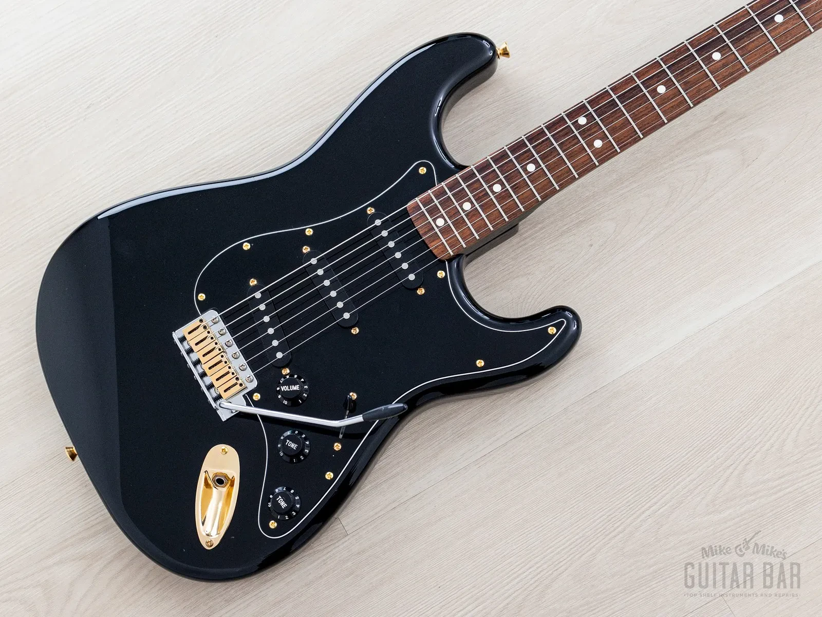 Б/У Электрогитара Fender Stratocaster ST62-70AB All Black, 2008, Japan CIJ с кейсом и ярлыками