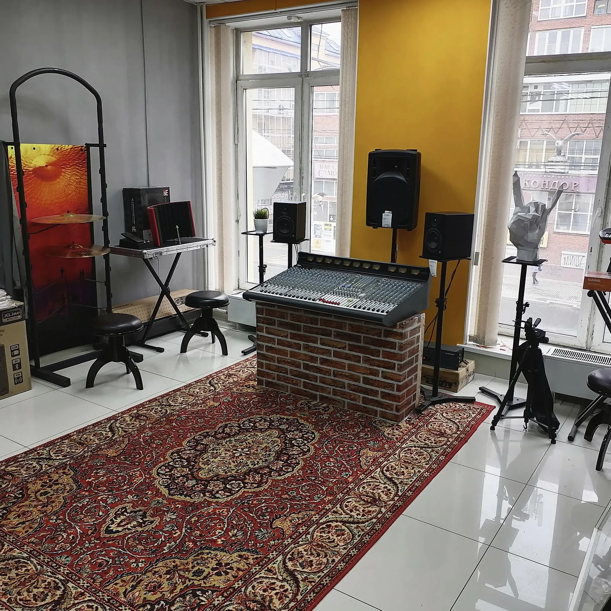 SKIFMUSIC — музыкальный магазин в Томске