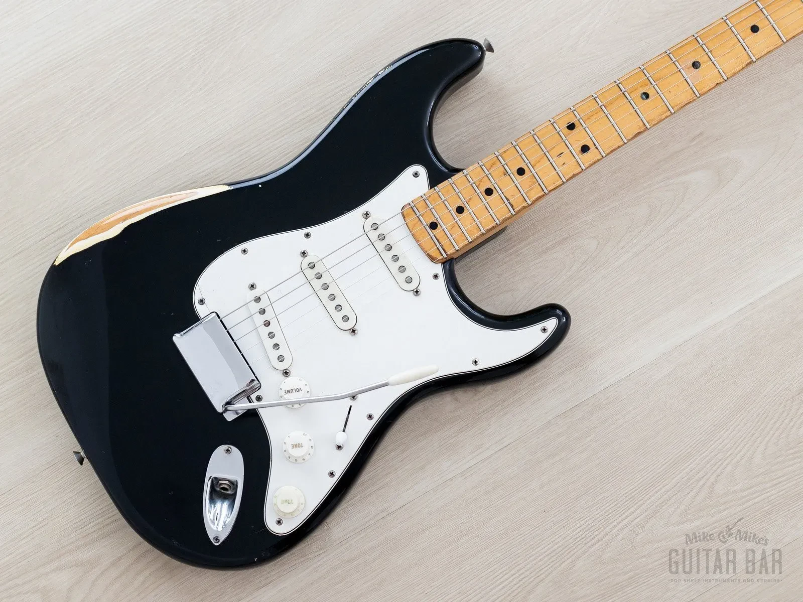 1975 Fender Stratocaster Vintage Guitar Black w/ Case