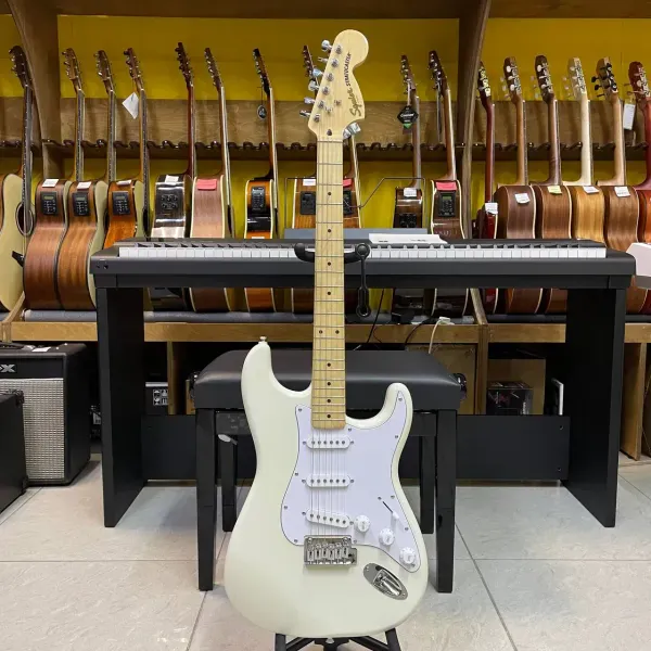 Электрогитара Fender Squier Affinity Stratocaster Olympic White 2021