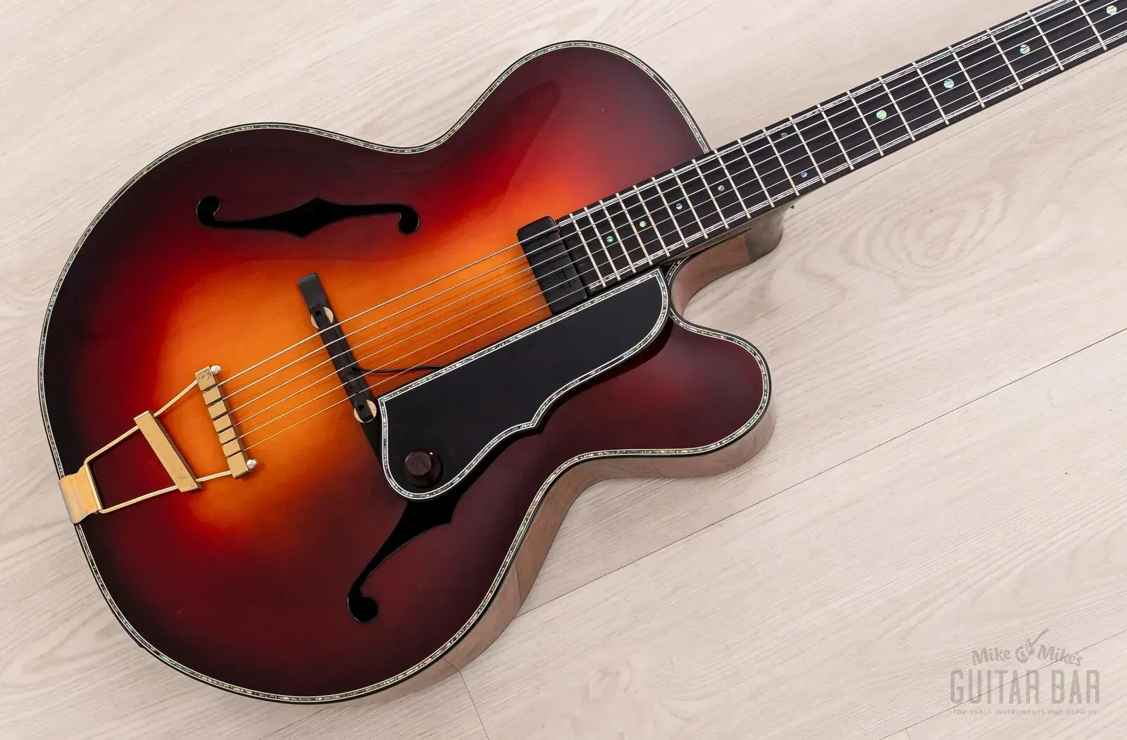 Б/У Электроакустическая гитара Leach Harvey Leach Cutaway Archtop 17" Carved Sunburst