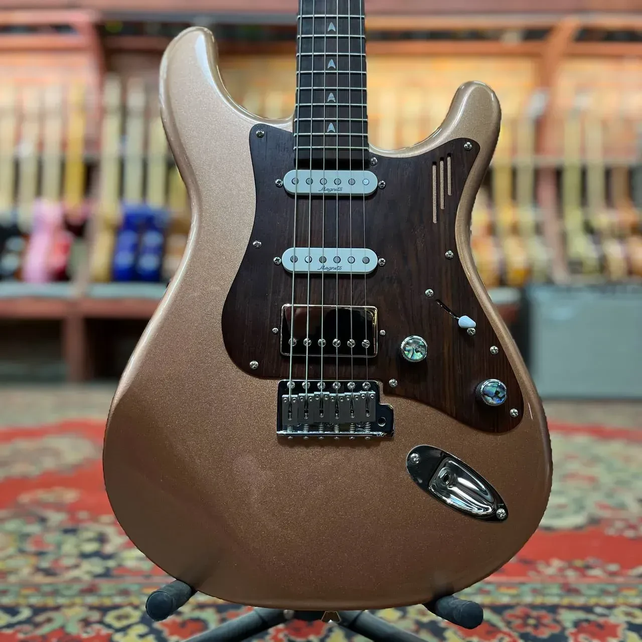 Электрогитара Magneto US-4300 RC/APG Sonnet Deluxe Stratocaster HSS Apple Gold 2025s