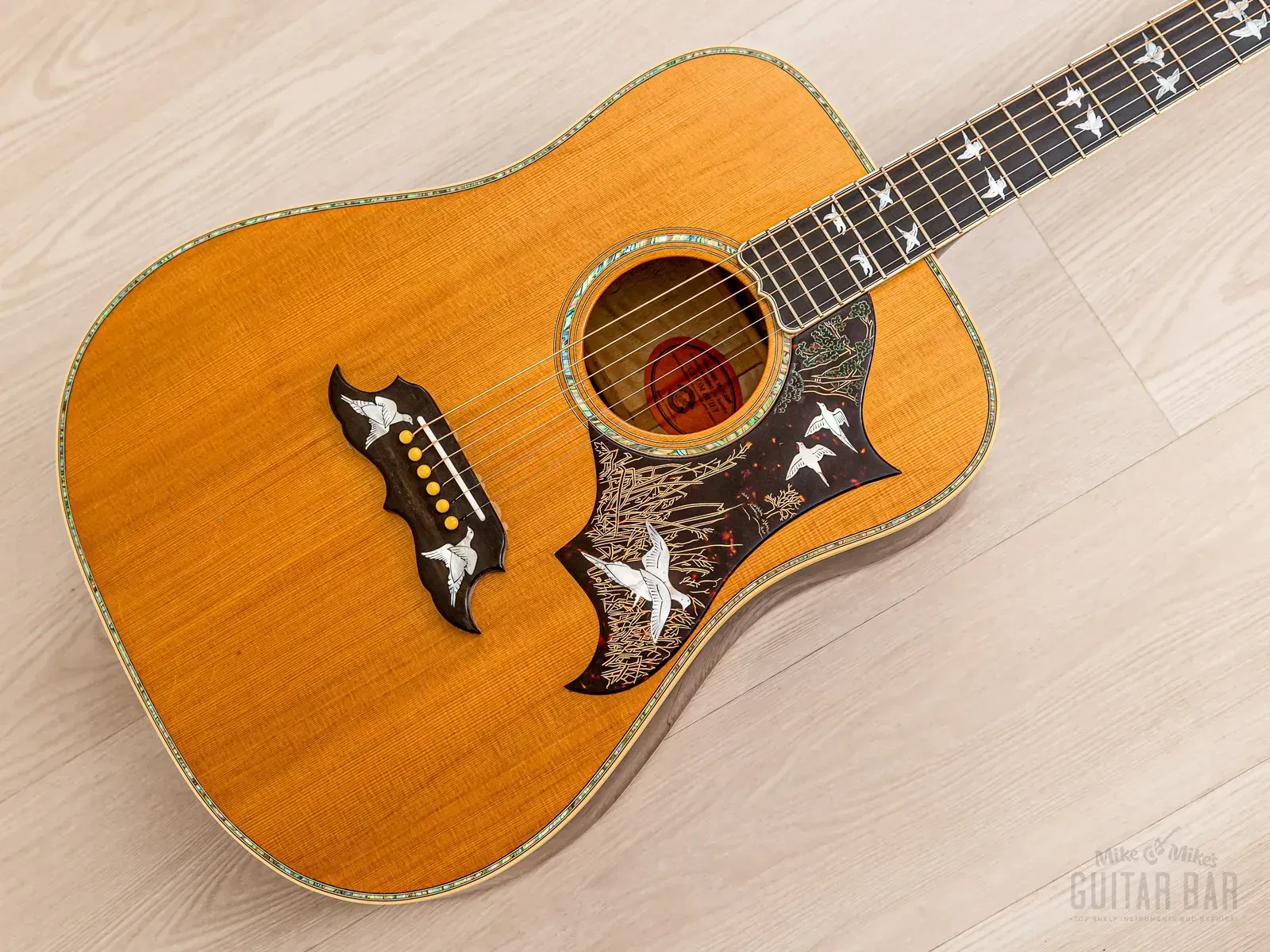Б/У Акустическая гитара Gibson Doves In Flight Dreadnought натуральный с кейсом