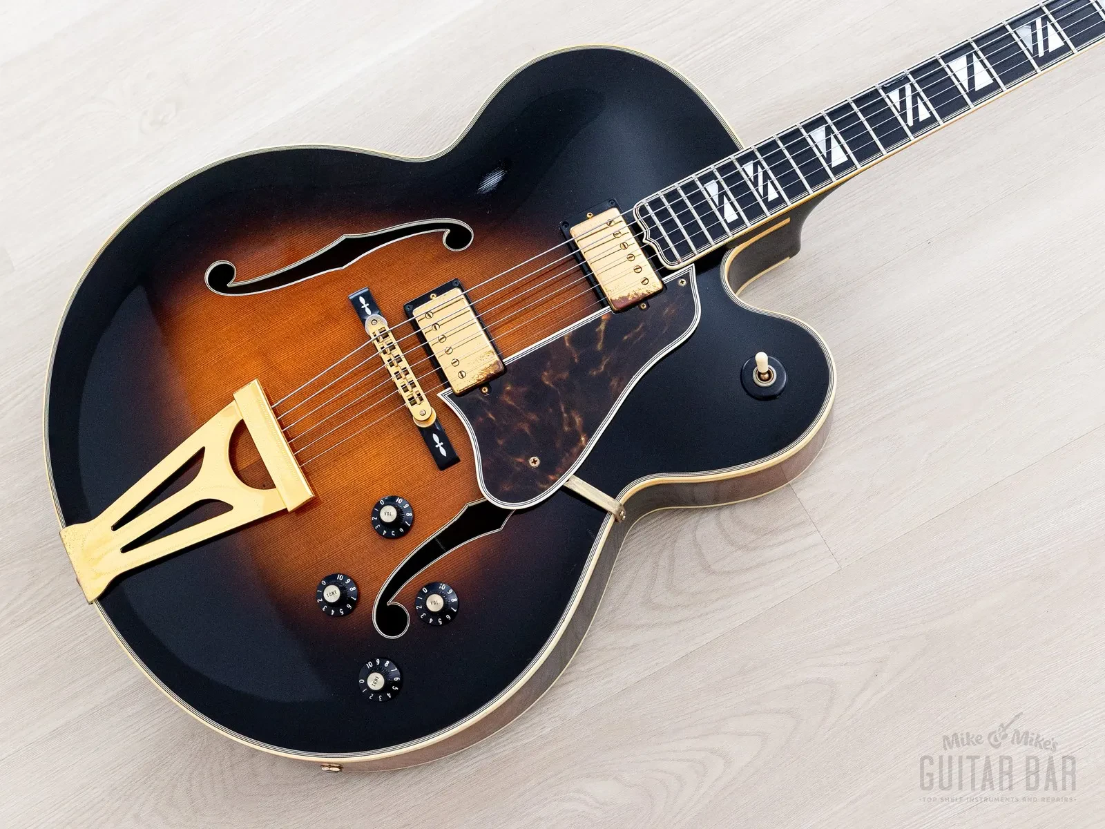 Б/У Электрогитара Gibson Super 400 CES арчтоп 1980, хамбакеры T-Top, с кейсом и ярлыками