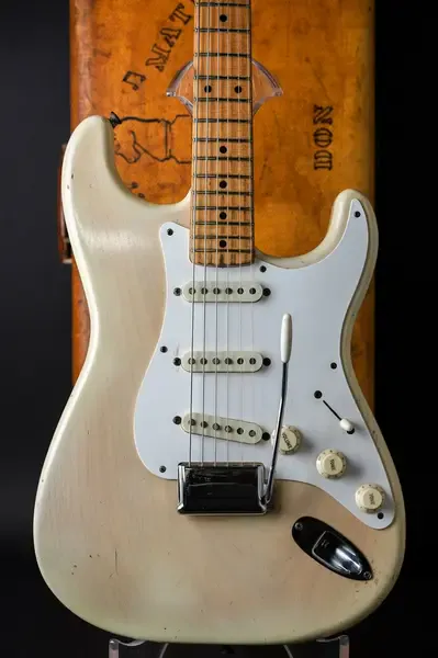 Электрогитара Fender Stratocaster Pre-CBS Era SSS Blonde Finish w/case USA 1959