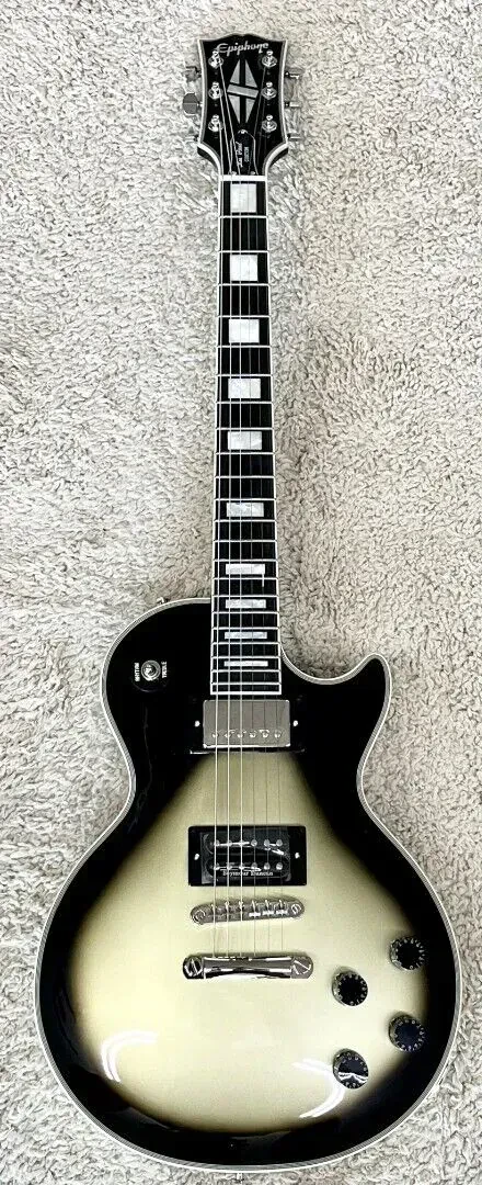 Электрогитара Epiphone Adam Jones Les Paul Custom Silverburst с кейсом
