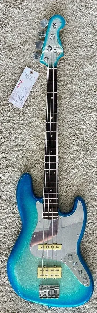Бас-гитара Fender Limited Edition Player Plus x Blu DeTiger Jazz Bass 4-струнная, Sky Burst Sparkle