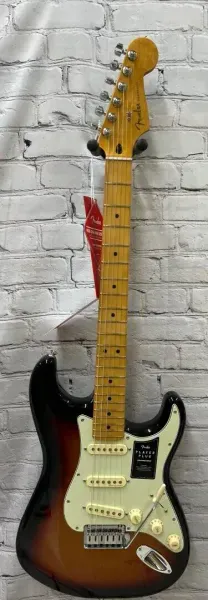 Fender Player Plus Stratocaster, Maple Neck, 3-Color Sunburst with Bag - Demo
