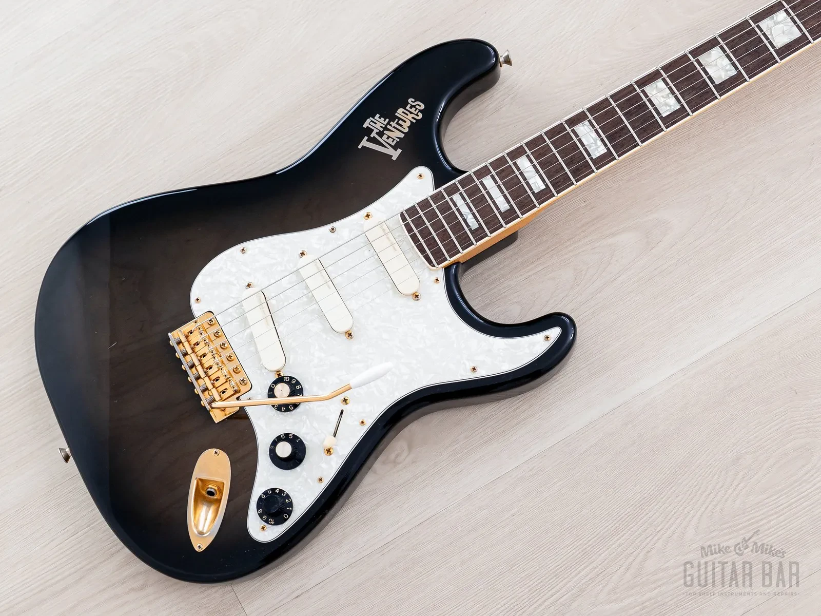 1996 Fender Ventures Signature Limited Edition Stratocaster STR-165VR, Case, MIJ