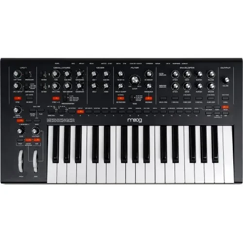 Синтезатор аналоговый MOOG Messenger