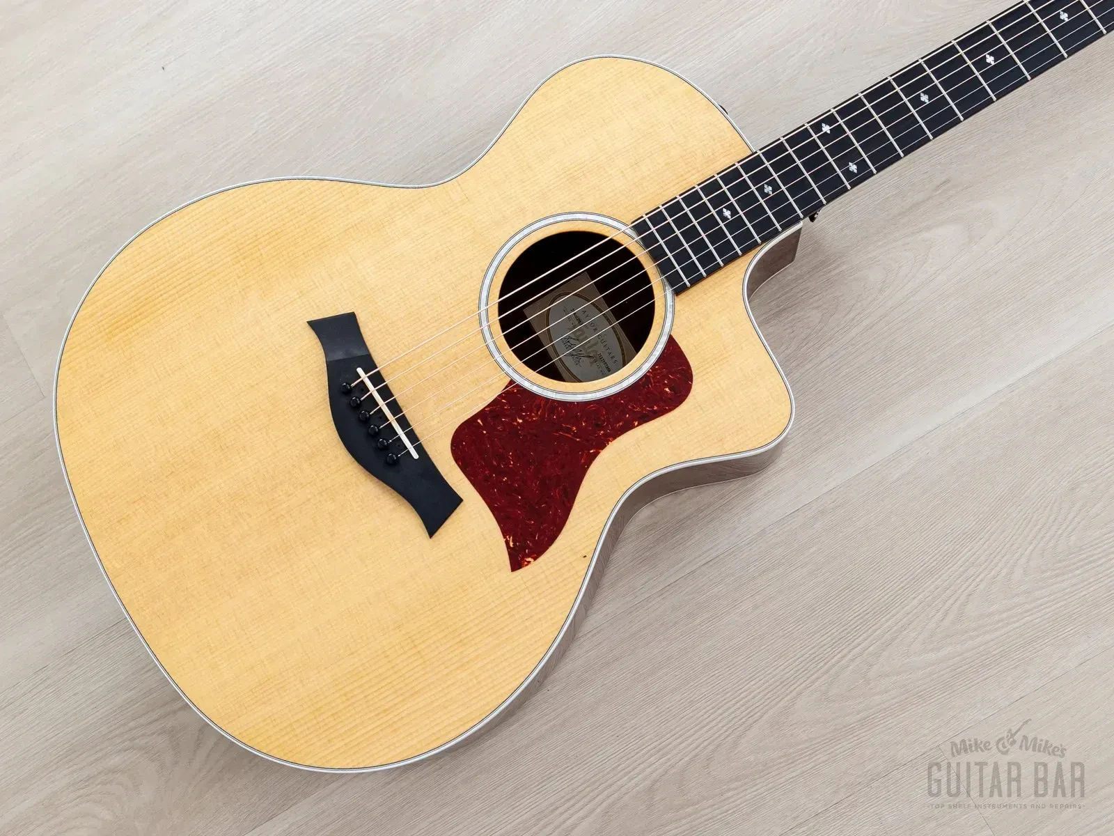 2017 Taylor 214ce DLX Cutaway Acoustic Electric Guitar w/ Case & Paperwork