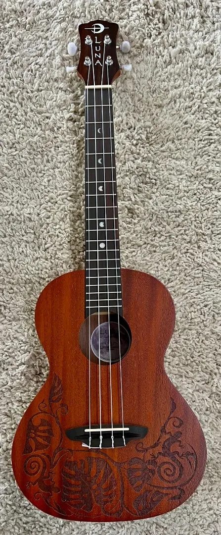 Luna Model UKE MOT PACK Mo'o Lizard Tenor Size Ukulele with Chord Chart and Bag