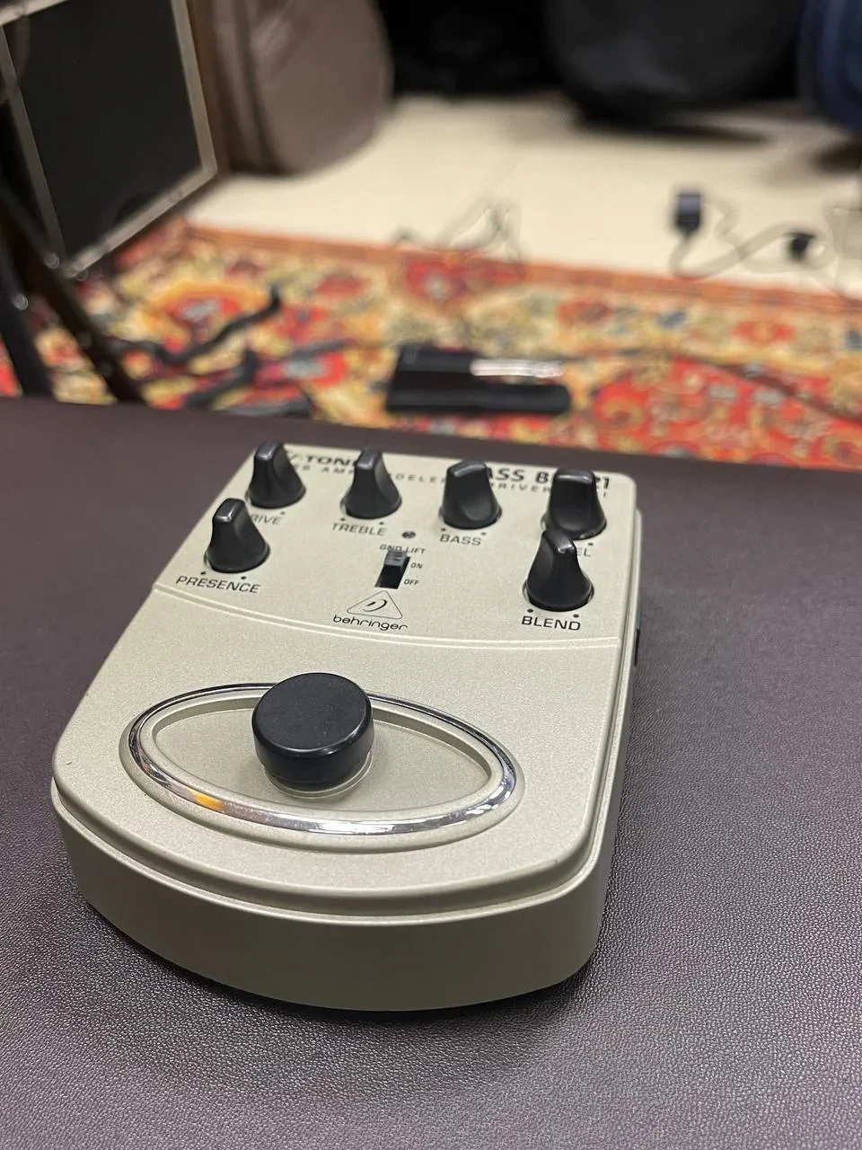 Б/У Педаль эффектов для бас-гитары Behringer BDI21 Amp Modeler, Drive, DI