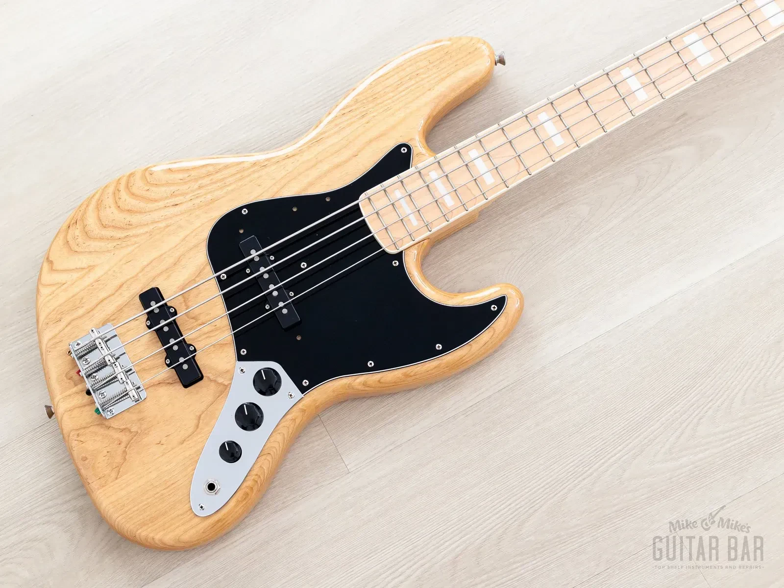 2022 Fender Traditional II ‘70s Jazz Bass Natural Ash Near-Mint, Japan MIJ