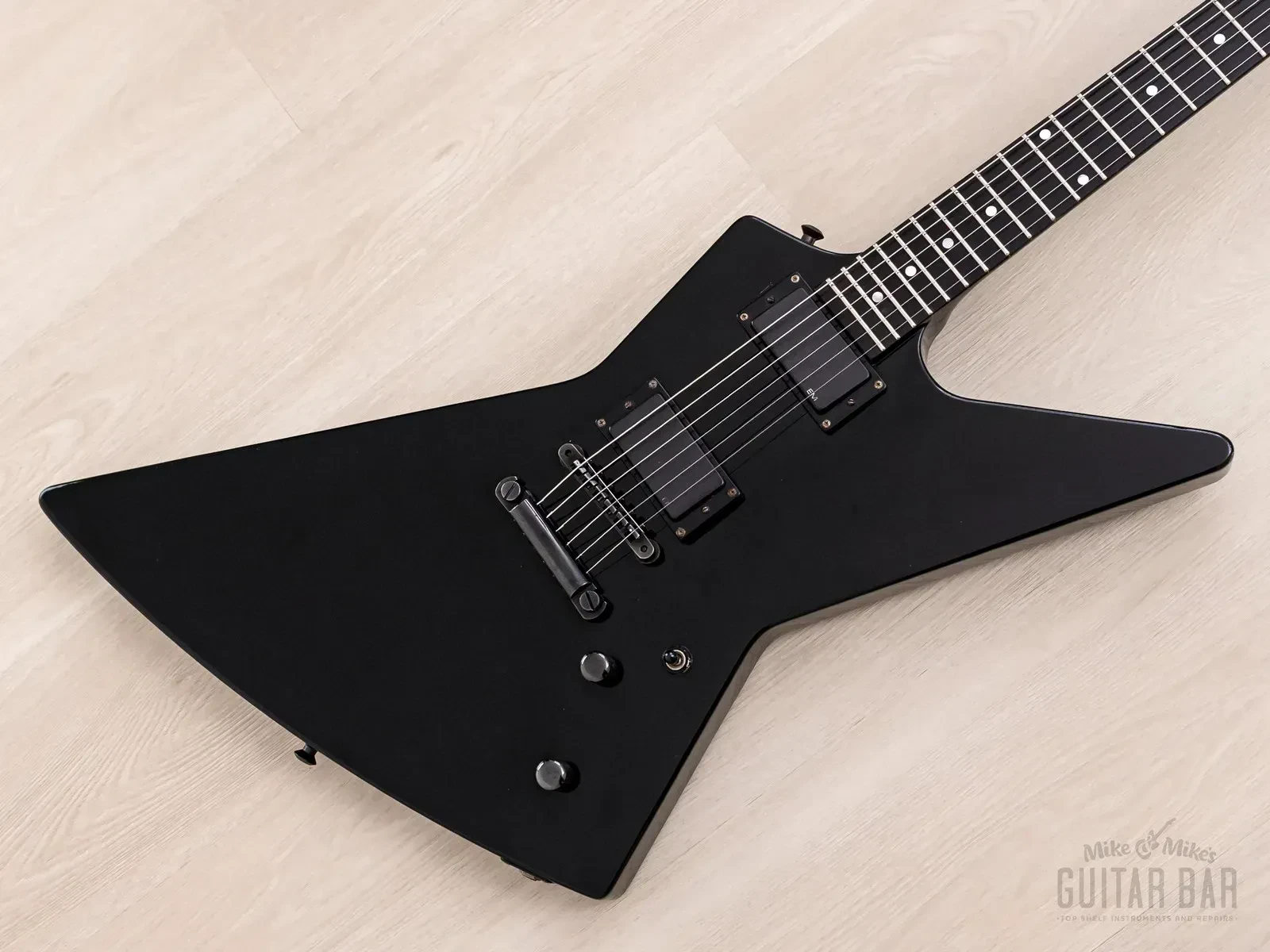 Б/У Электрогитара Esp Custom MX250 Explorer 1992, черный, с EMG 81
