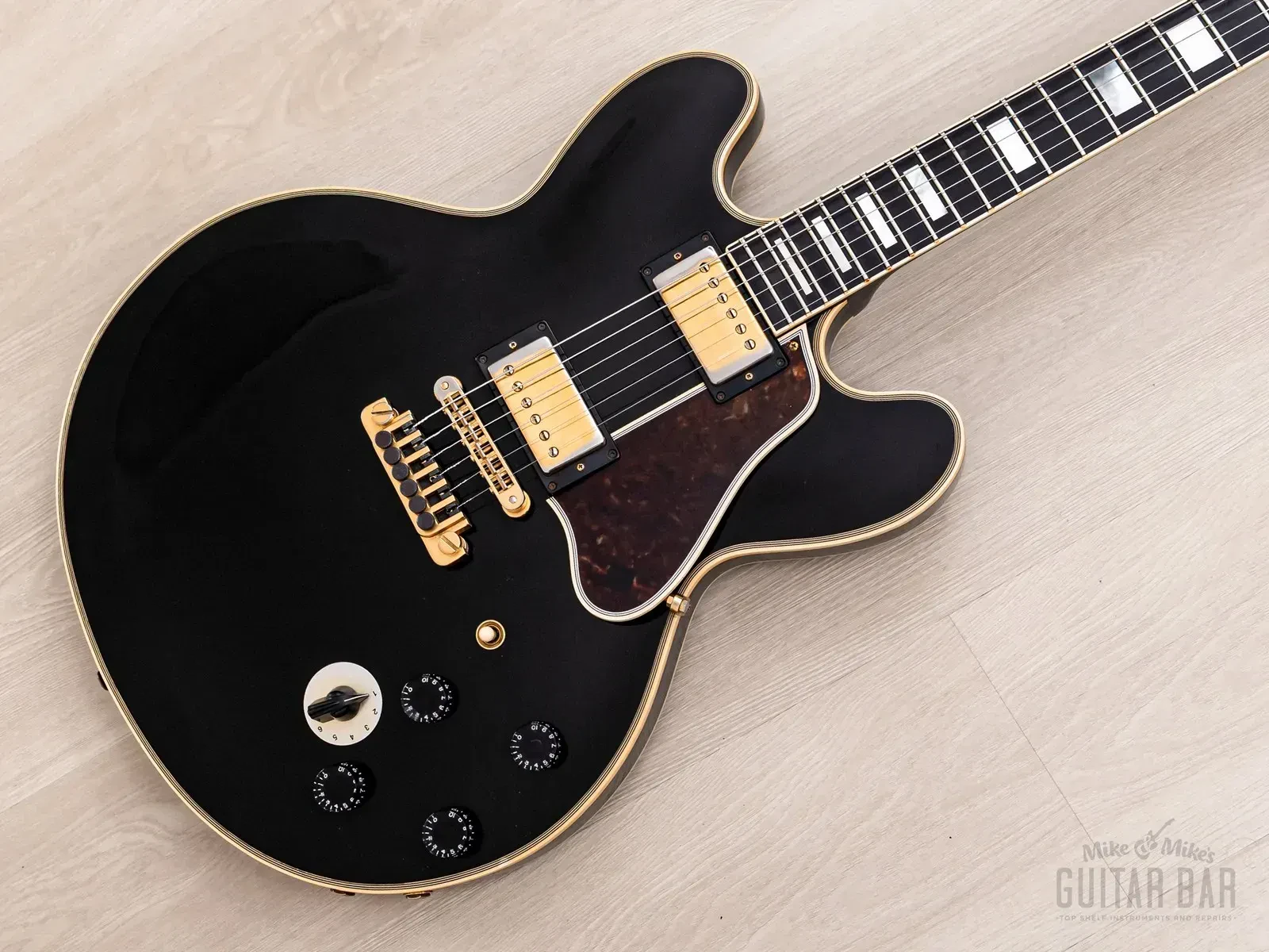 Б/У электрогитара Gibson B.B. King Lucille ES-355 полуакустическая черный стерео с кейсом