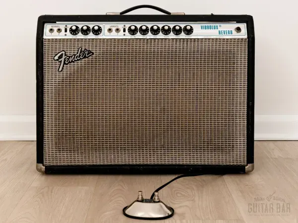 Комбоусилитель для электрогитары Fender Vibrolux Reverb Silverface 35W 2x10 USA 1974