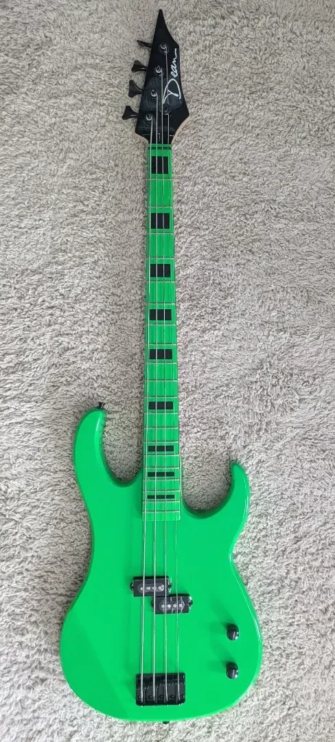 Dean CZONE BASS NG Custom Zone 4-String Bass Guitar Nuclear Green