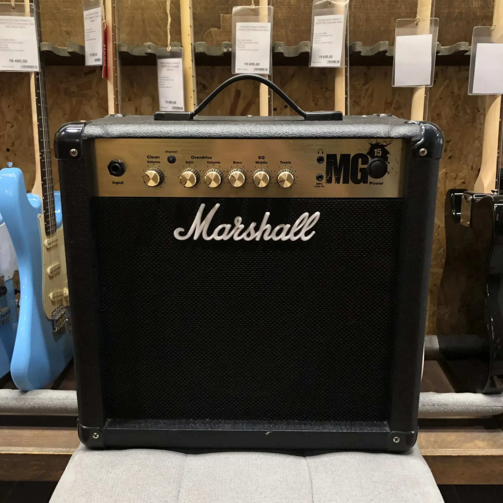 Комбоусилитель для электрогитары Marshall MG15 Vietnam 2020,