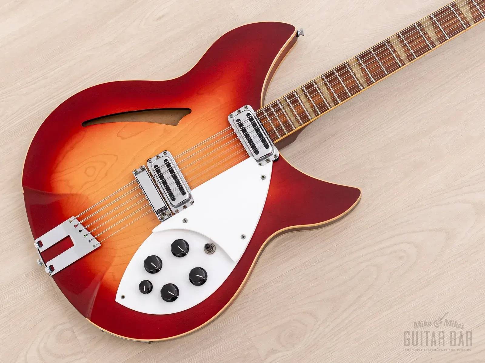 Б/У Электрогитара Rickenbacker 360/12V64 12-струнная (1990) с кейсом и ярлыками