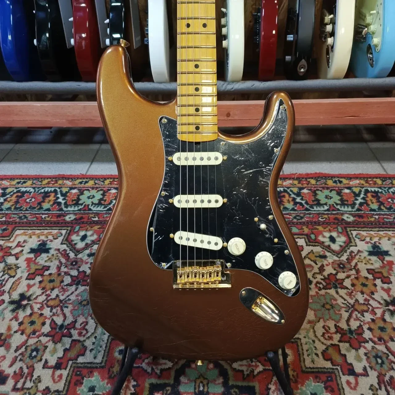 Электрогитара Fender Limited Edition Bruno Mars Stratocaster SSS Mars Mocha  USA 2023 w/Case