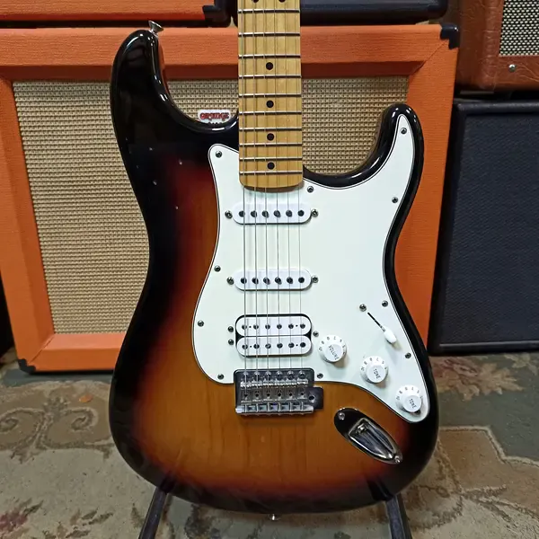 Электрогитара Fender Standard Stratocaster HSS Sunburst Mexico 2016