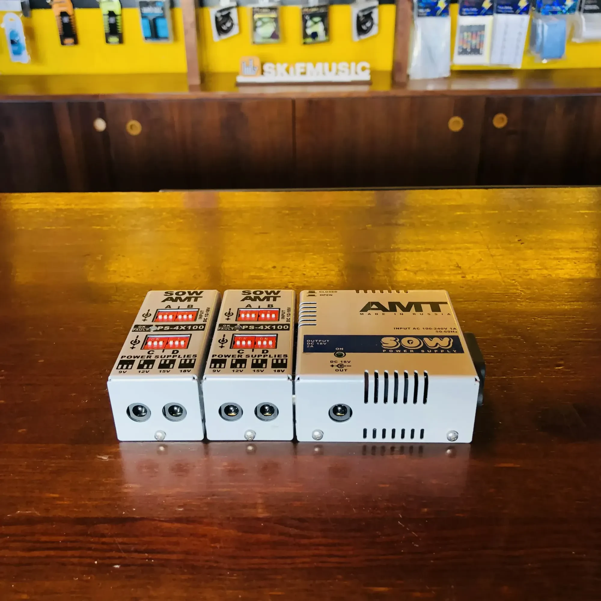 Блок питания для гитарных педалей AMT SOW PS Russia 2020's