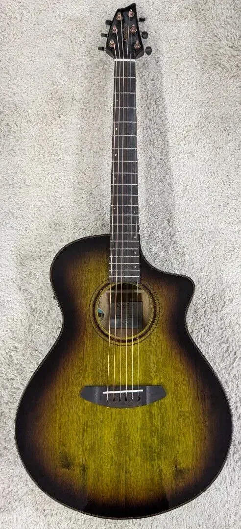 Breedlove PSCN68CEMYMY Pursuit Exotic S Concert Earthsong CE Myrtlewood Guitar