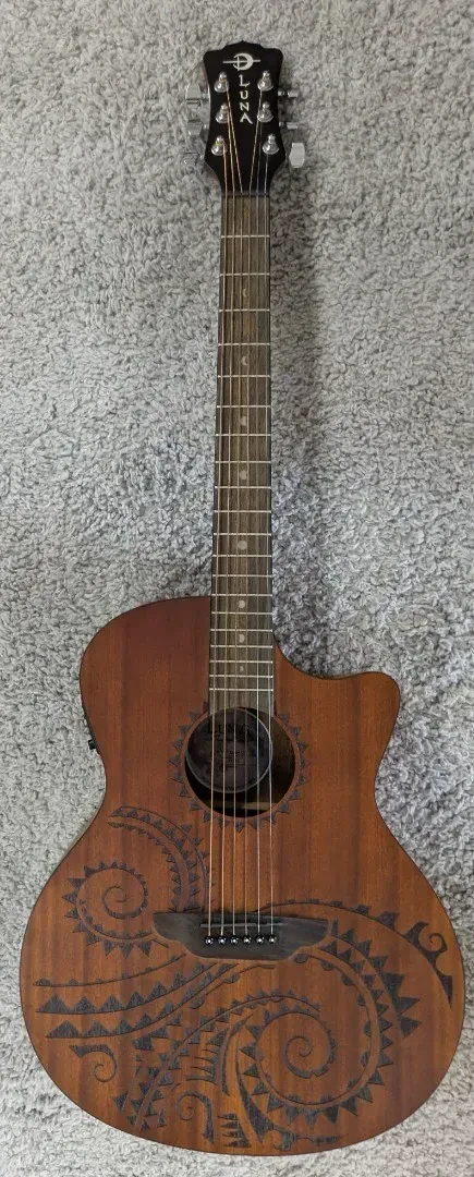 Электроакустическая гитара Luna Guitars GYPTATMAHGC Gypsy Tattoo Mahogany Grand Concert Natural