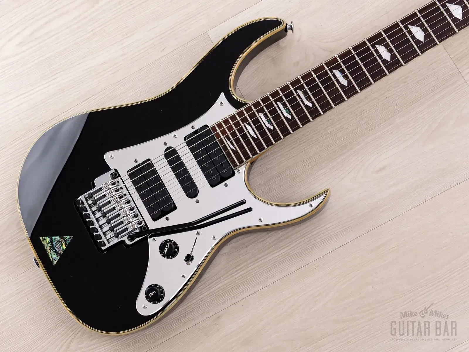 2007 Ibanez Universe UV777P Steve Vai 7-string Black w/ Case