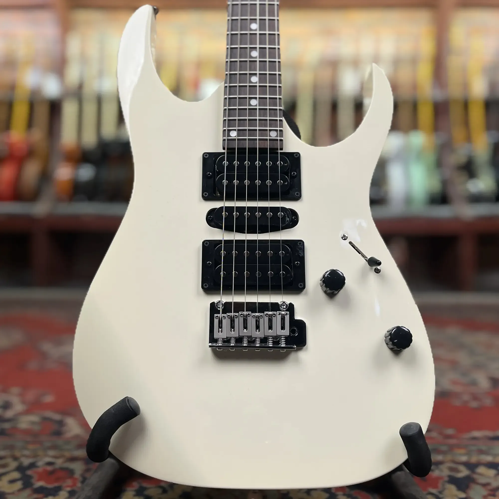 Электрогитара DeMarco DMSST Superstrat HSH White