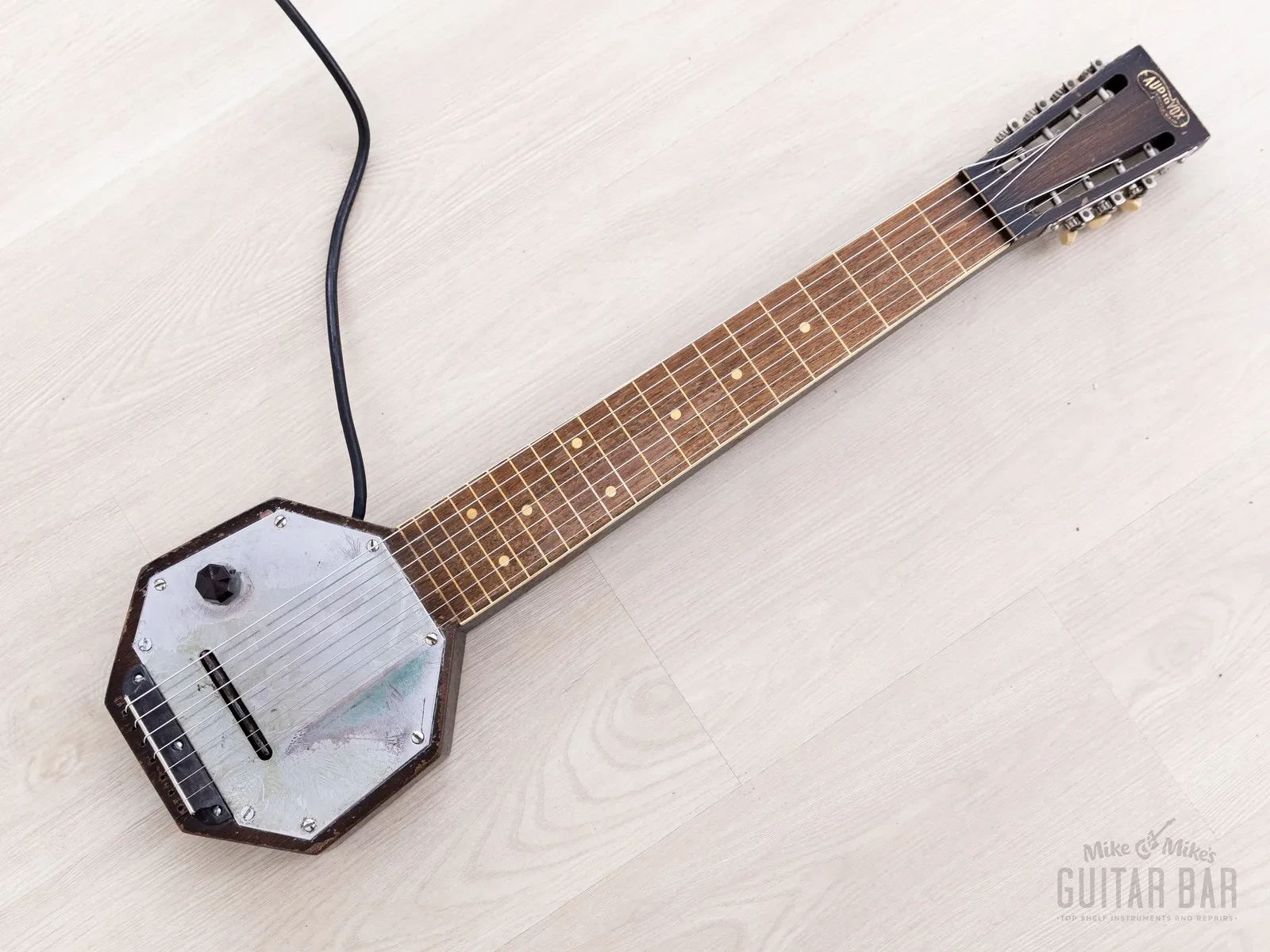 Б/У Лап-стил гитара AudioVox Frying Pan 7-String с кейсом