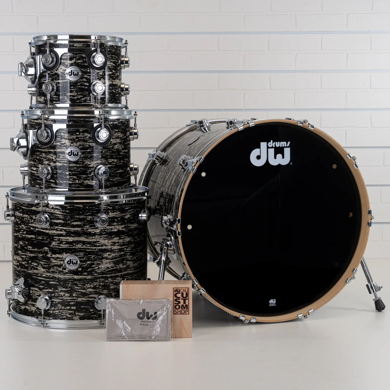 DW Collector's 333 Maple 4-Piece Acoustic Drum Shell Pack, Black Oyster Glass