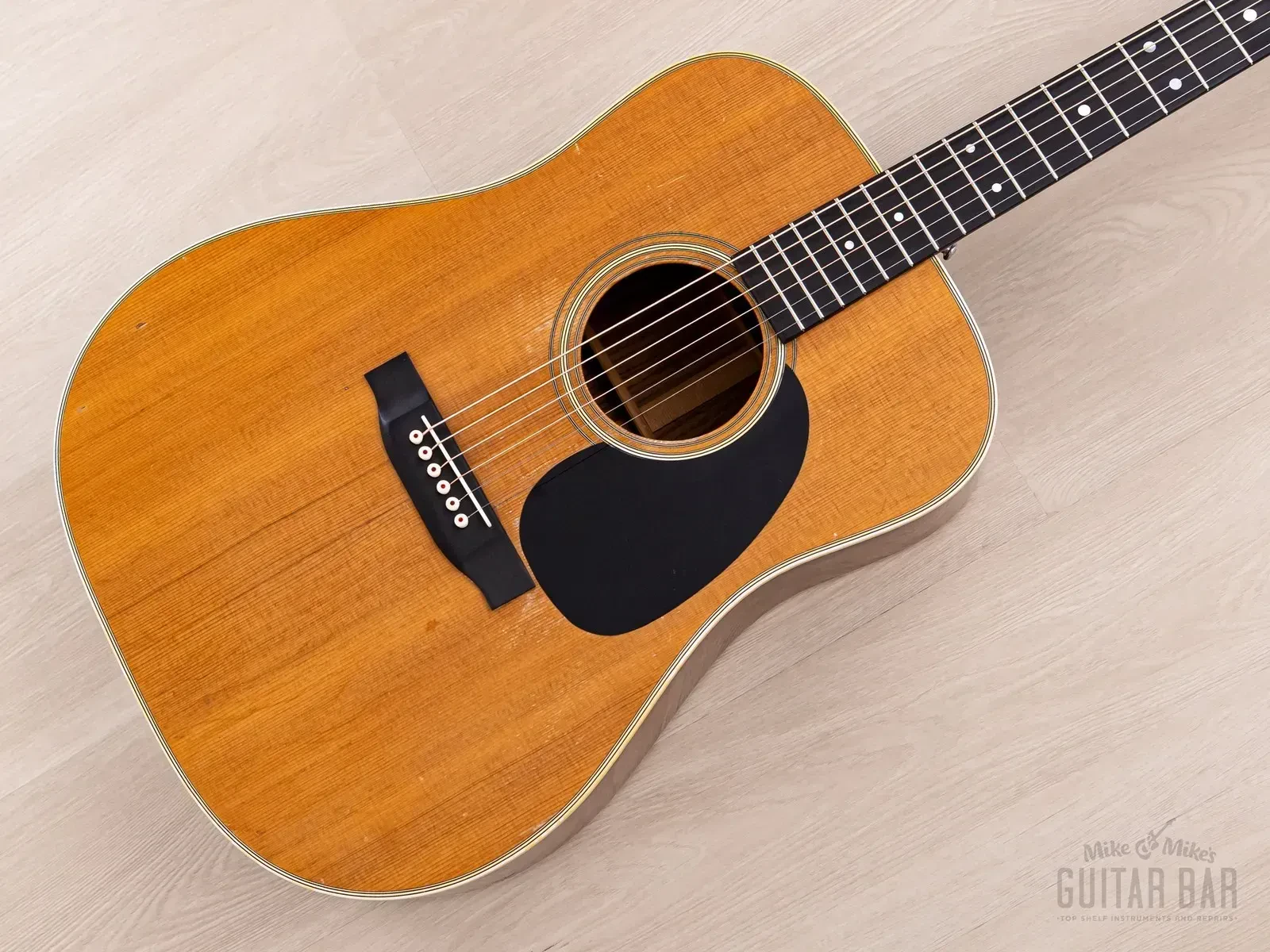 Б/У акустическая гитара Martin Guitars D-28 Dreadnought 1971 с кейсом