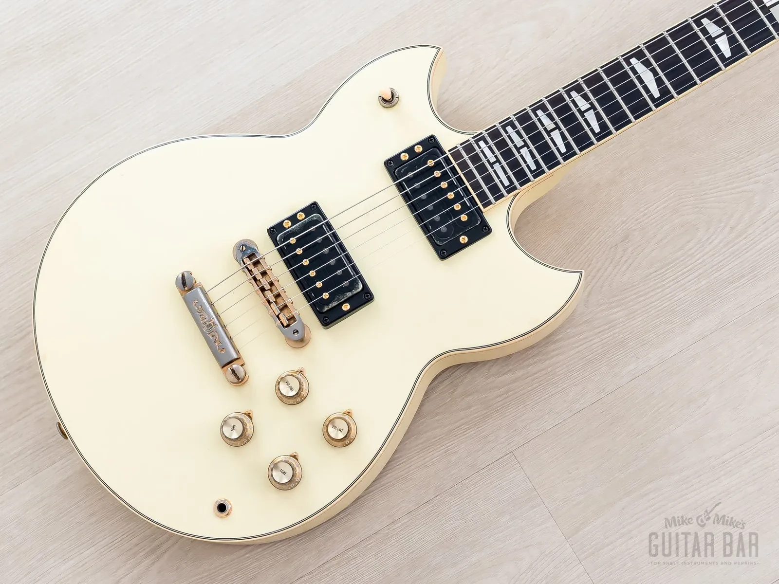 1981 Yamaha SG1000 Vintage Guitar White w/ Case, Japan