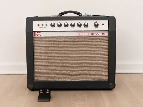 Комбоусилитель для электрогитары Epiphone Comet EA-32 RVT 12W 1x10 USA 1966