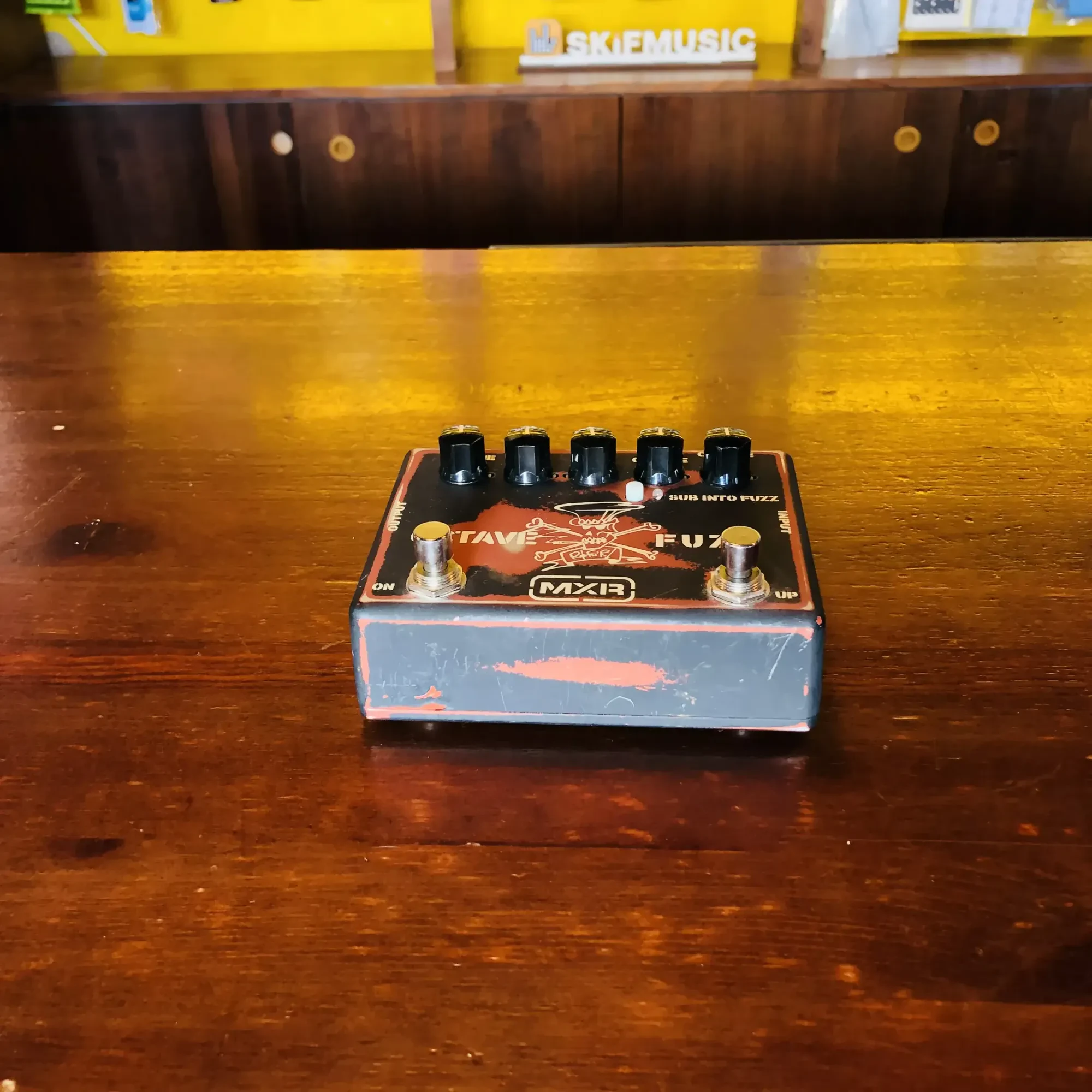 Педаль эффектов для электрогитары MXR SF01 Slash Octave Fuzz USA 2022's