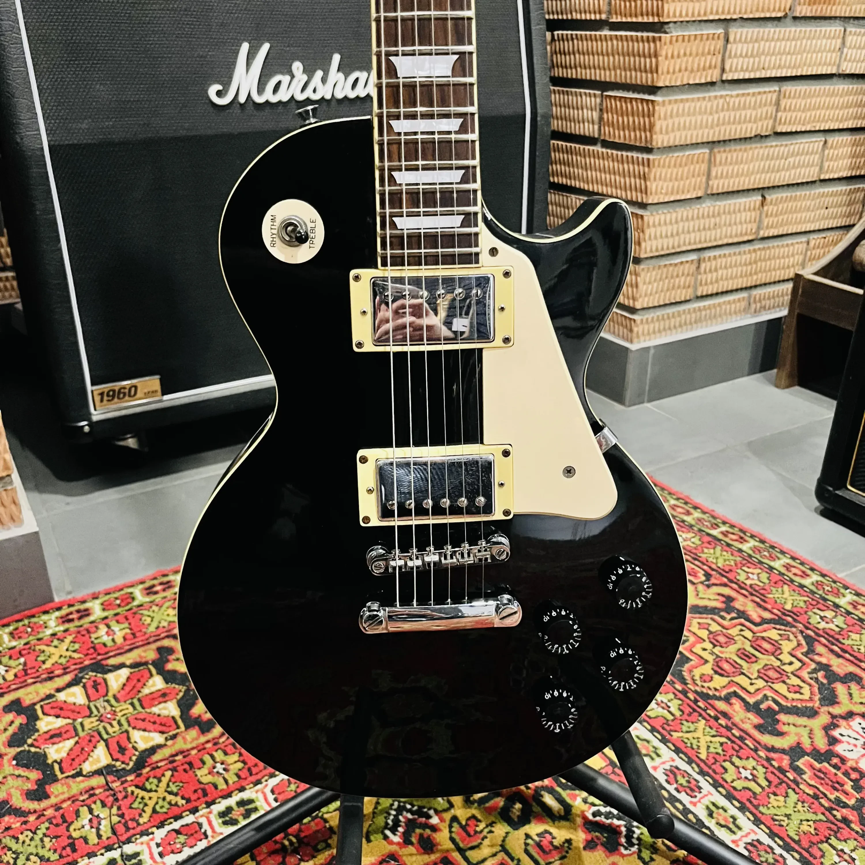 Электрогитара Epiphone Les Paul Standart  Black China 2010s