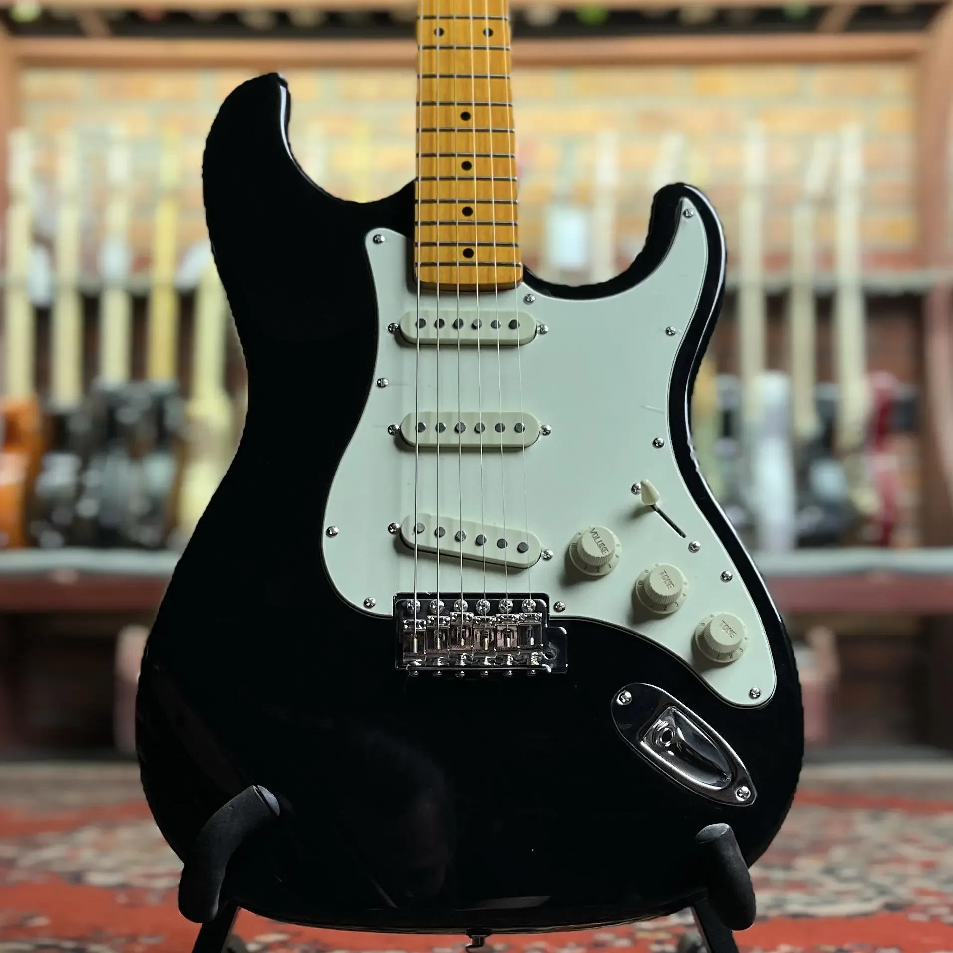 Электрогитара J&D Guitars ST-H Stratocaster SSS Black