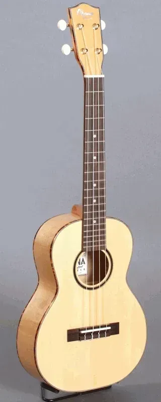 Б/У Укулеле Ohana TK-70 тенор, верхняя дека: цельная ель, корпус: клён, с чехлом