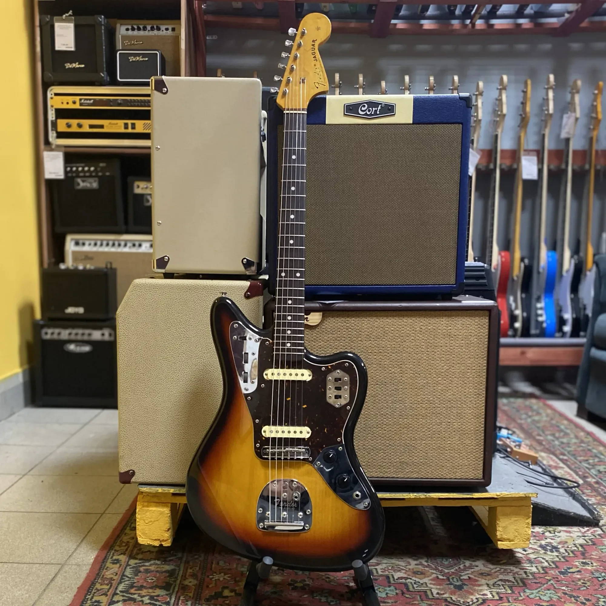 Электрогитара Fender Jaguar 1962 Vintage Reissue JG66 SS Sunburst 2006